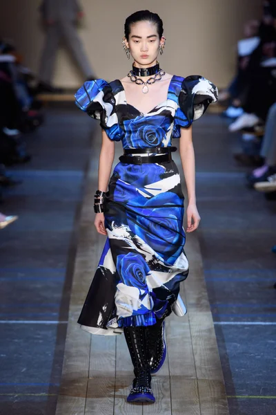 Look 15